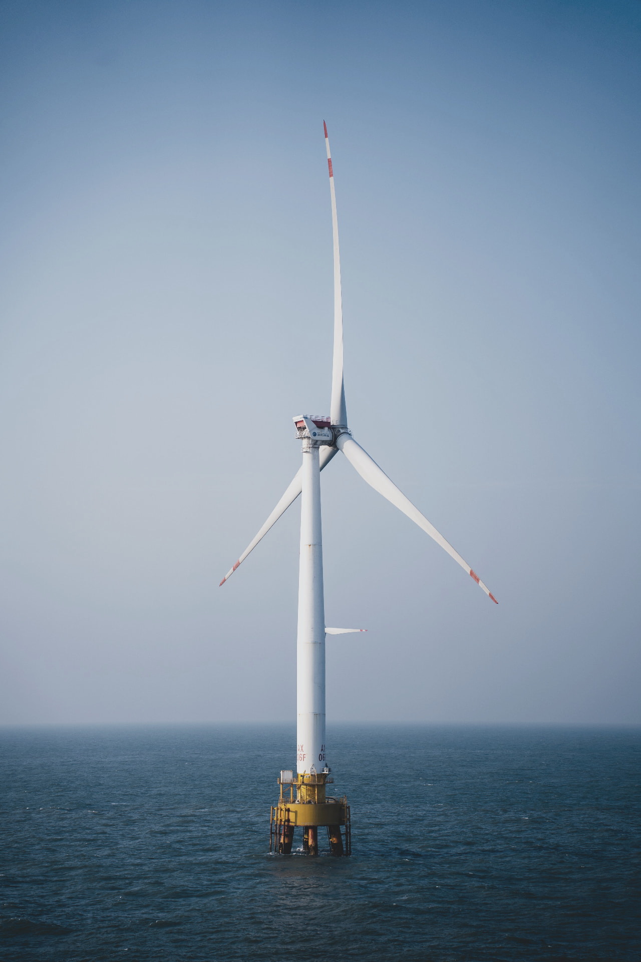 Offshore windturbine op open water